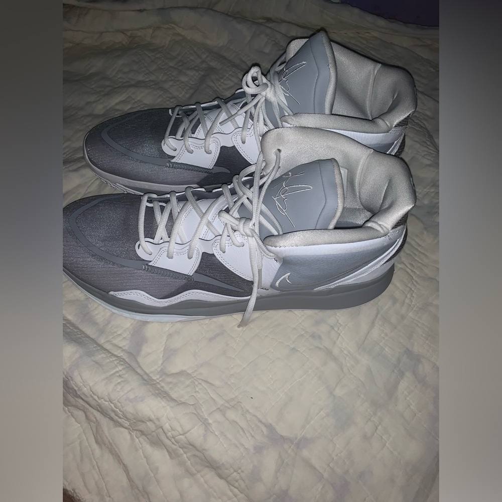 Nike Kyrie low 5 “Wolf Grey” - Picture 3 of 6